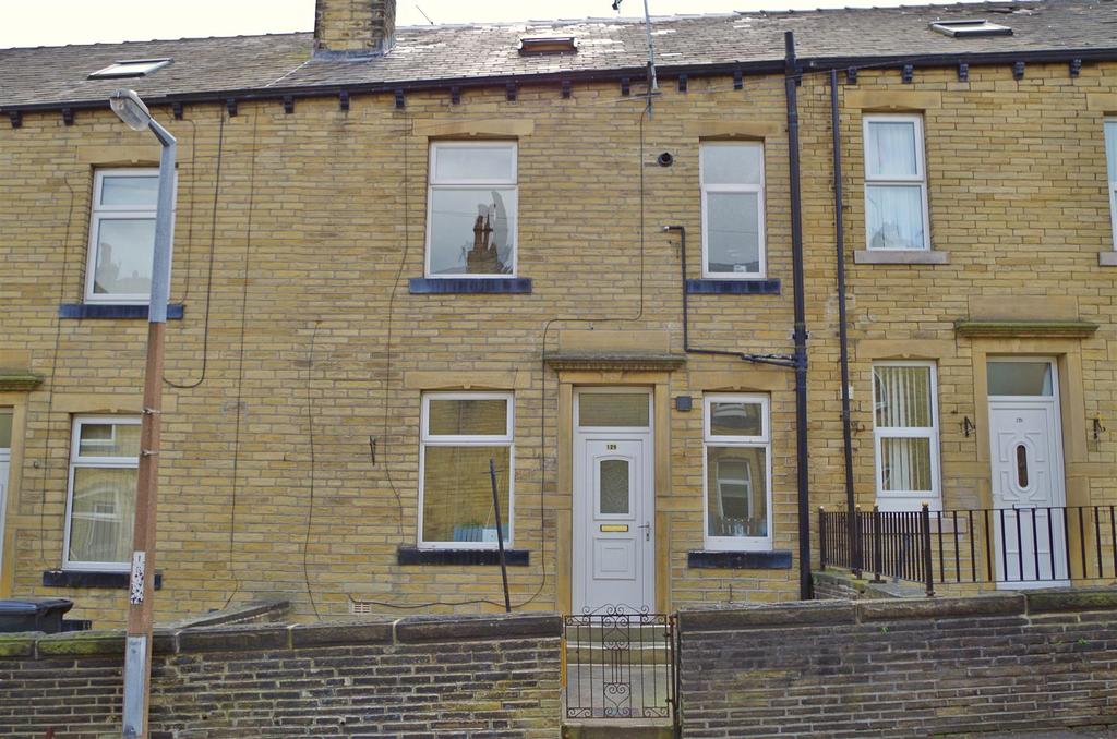 Catherine Street, Elland 2 bed terraced house £600 pcm (£138 pw)