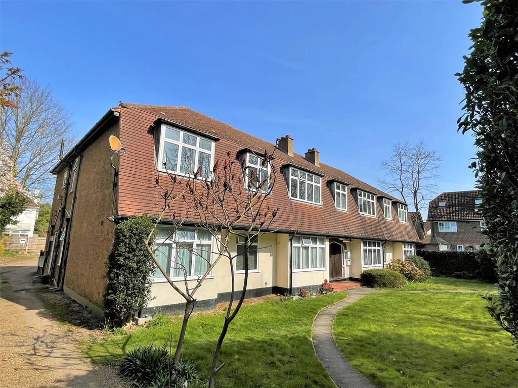 Foxgrove Road, Beckenham, BR3 3 bed apartment £475,000