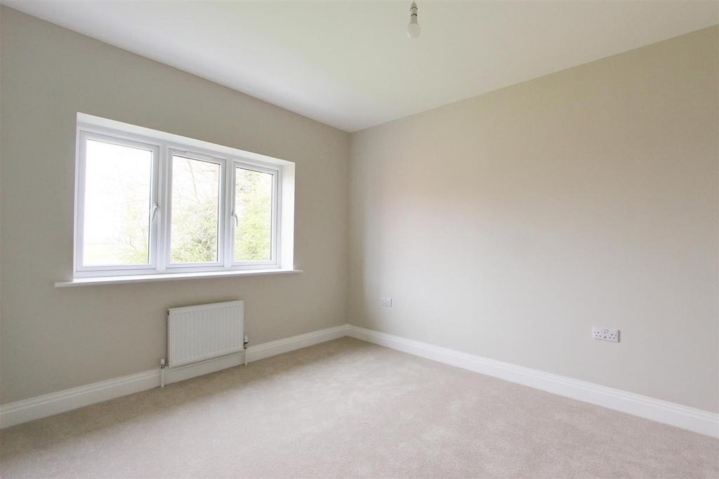 Bedroom 4.jpg