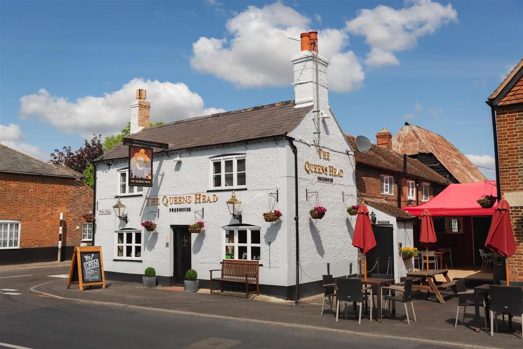 Long Marston - The Queens Head-3.jpg