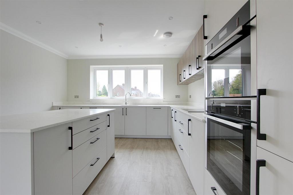 Kitchen 4.jpg