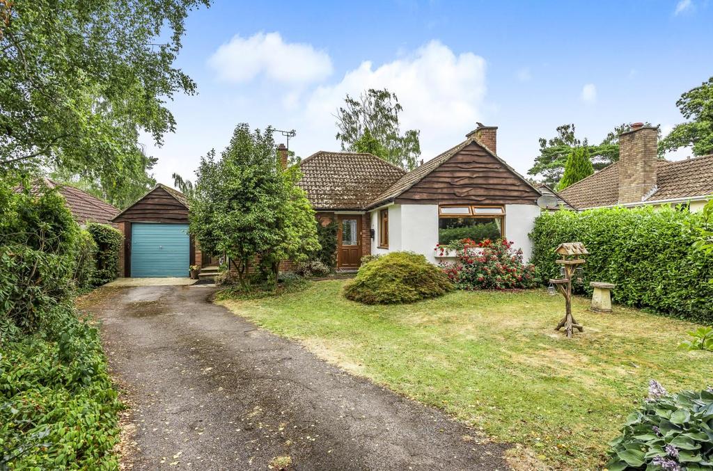 Nichol Road, Hiltingbury, Chandlers Ford 3 bed detached bungalow for