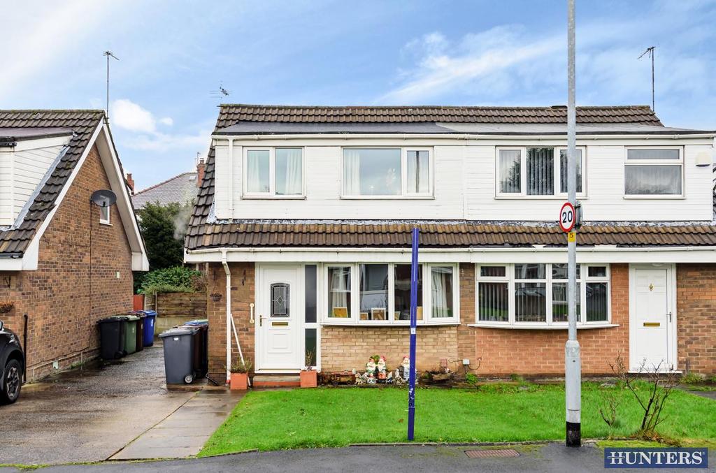 Merton Grove, Astley, Manchester 3 bed semidetached house £150,000