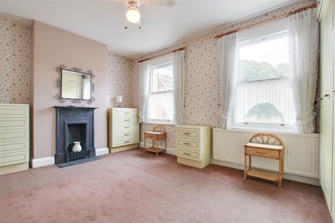 31 Burlington Road, London, N17 9UH