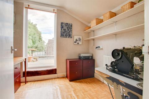 31 Burlington Road, London, N17 9UH