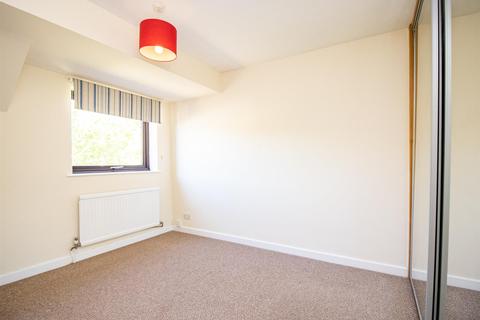 3 bedroom semi-detached house to rent - Holly Avenue Wilford Village Nottingham