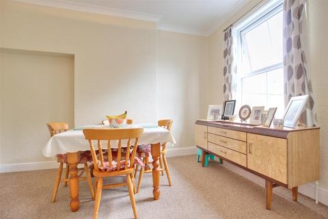 3a Cliff Road, Hornsea, HU18 1LL