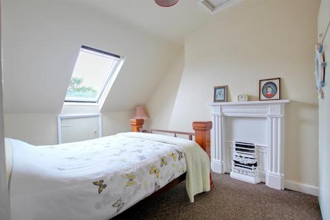 3a Cliff Road, Hornsea, HU18 1LL