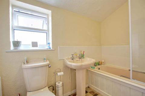 3a Cliff Road, Hornsea, HU18 1LL
