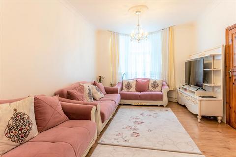 77 Dunedin Road, London, E10 5NJ