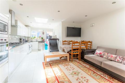 77 Dunedin Road, London, E10 5NJ