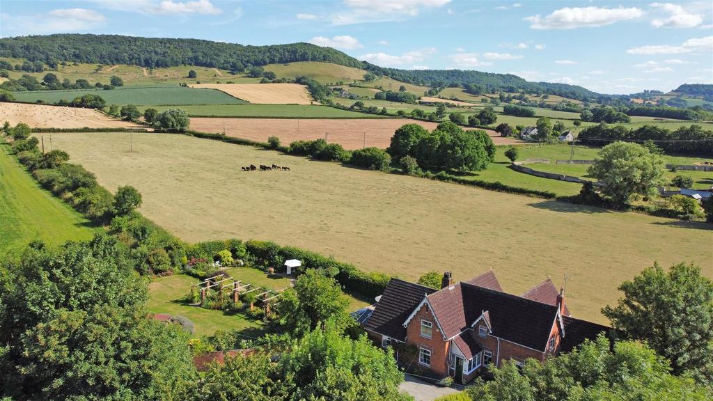 Leonard Stanley Road, Frocester, Stonehouse 5 bed detached house for