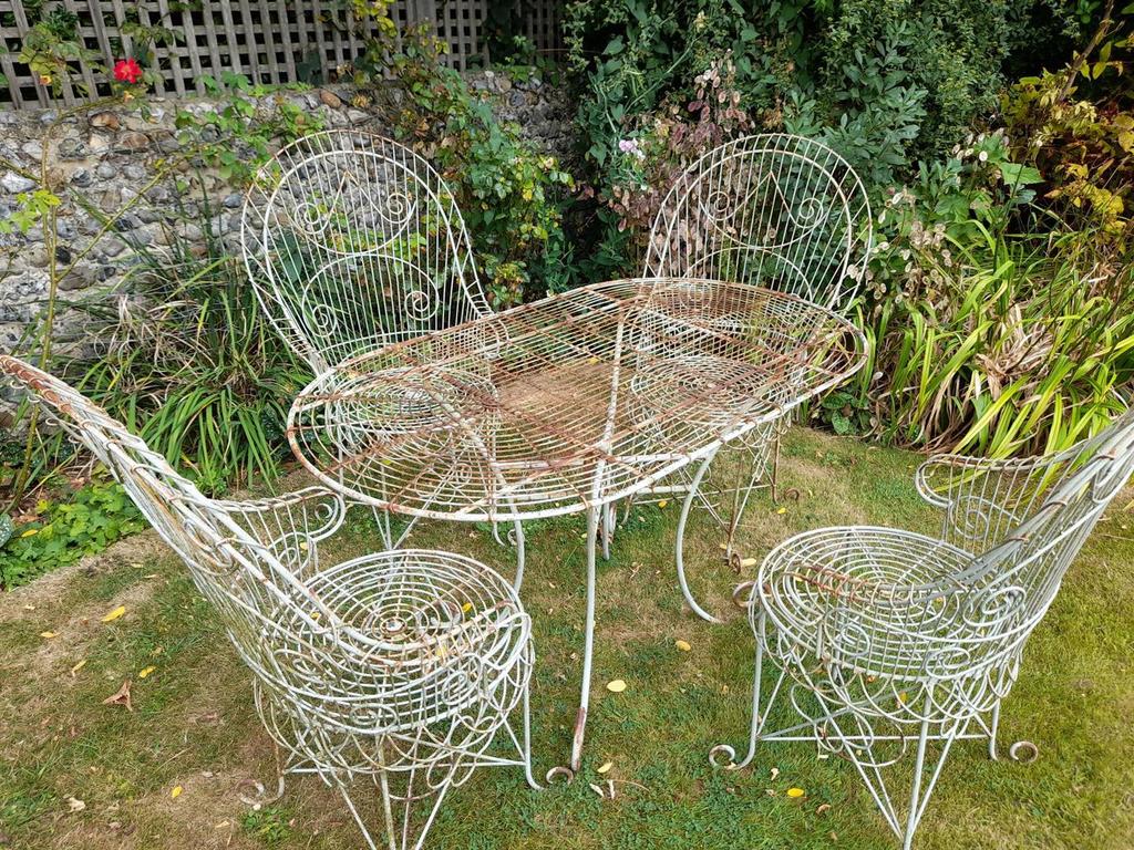 Garden table.jpg