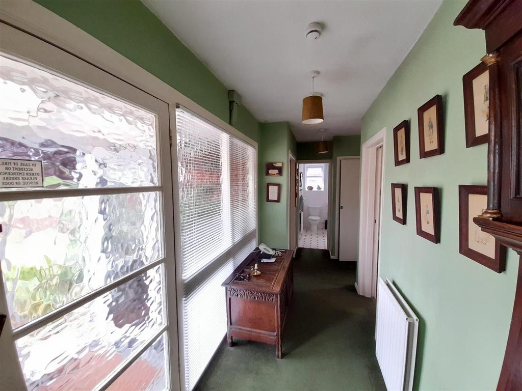 Hallway.jpg