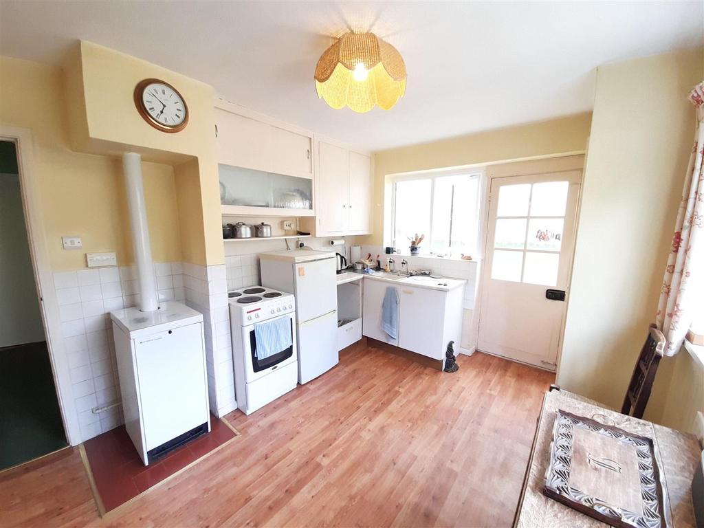 Kitchen breakfast room 3.jpg