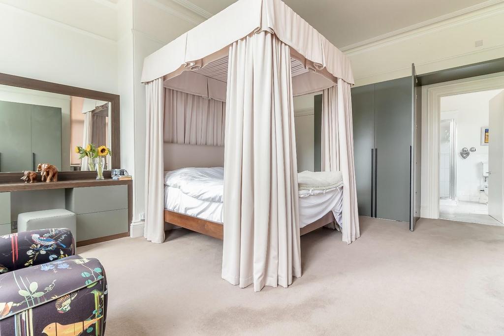 Master Bedroom.jpg