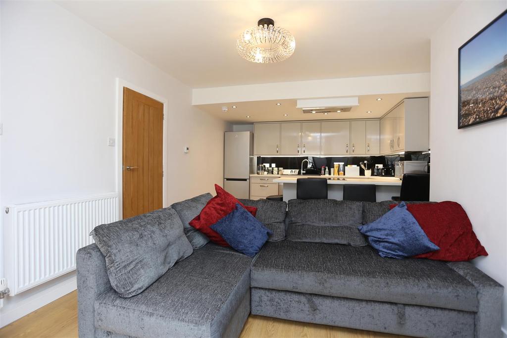 Norfolk Road, Brighton 2 bed flat £1,650 pcm (£381 pw)