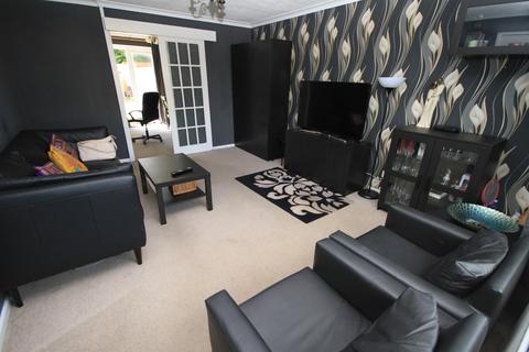 15 Fourlands Crescent, Bradford, BD10 9SN