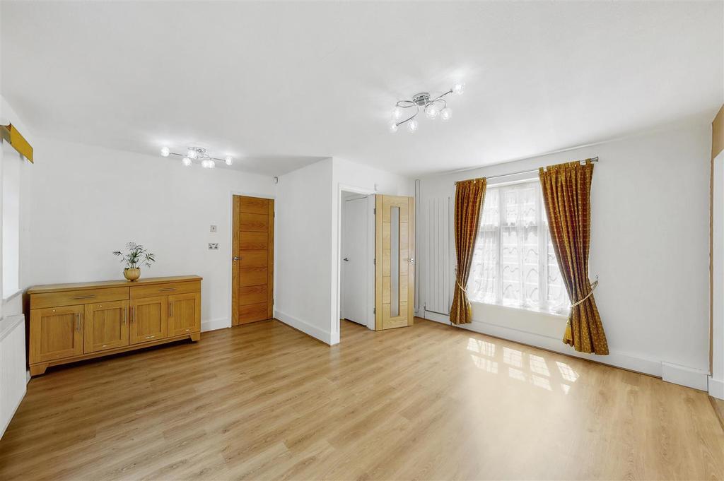 6 Sudbury Hill Close - irxe BVw A9r Gyao Rr Jgnx.jpg