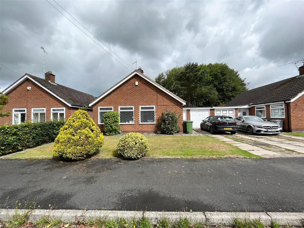 Burford Crescent, Wilmslow 3 bed house £1,500 pcm (£346 pw)