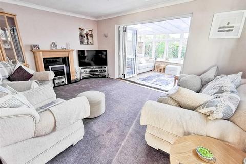 47 Broadlands, Thundersley, Benfleet, SS7 3BD