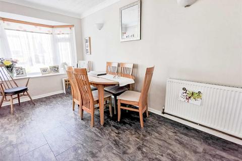 47 Broadlands, Thundersley, Benfleet, SS7 3BD