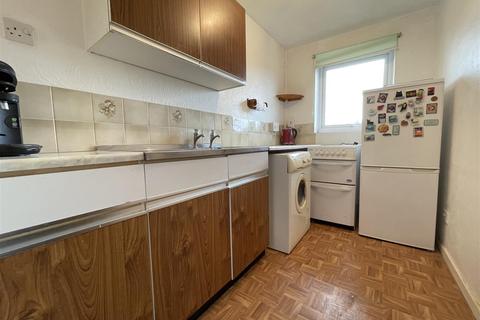 1 bedroom flat for sale - Settrington Road, Scarborough