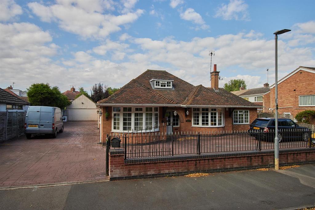 Rufford Close, Burbage 4 bed detached bungalow £625,000