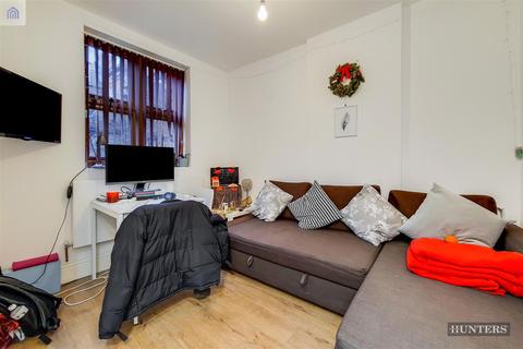 7 bedroom terraced house for sale - Casson Street, London, E1