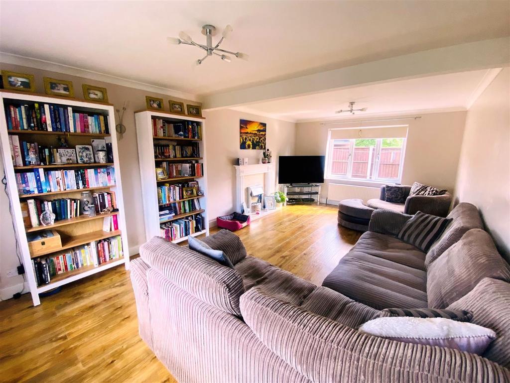Main Road, Drax, Selby 4 bed detached house for sale £325,000