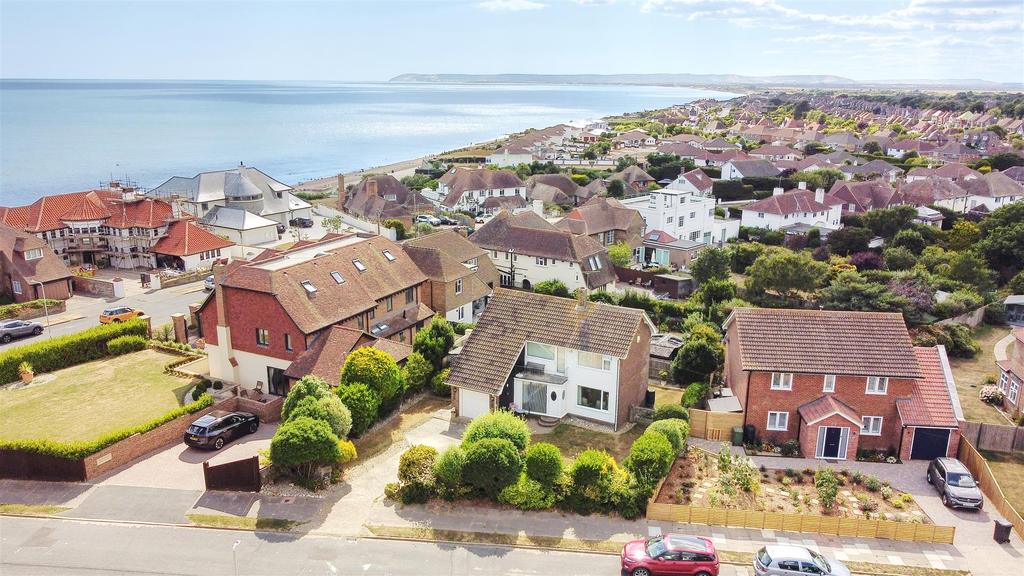 South Cliff Avenue, Bexhill-On-Sea 3 bed detached house for sale - £610,000