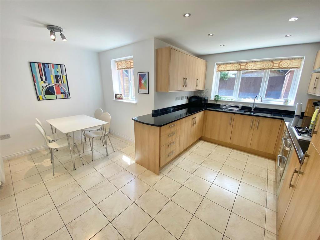 Jasmine Avenue, Macclesfield 4 bed detached house £450,000