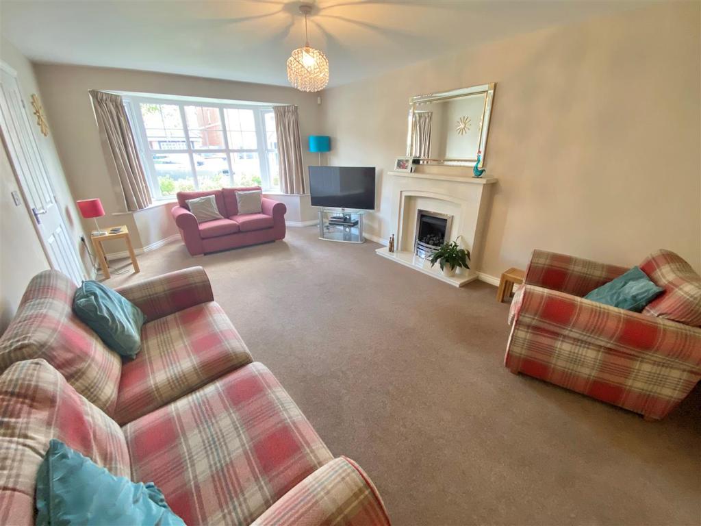 Jasmine Avenue, Macclesfield 4 bed detached house £450,000