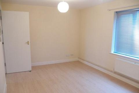 2 bedroom flat for sale - Station Road, Handforth, Wilmslow