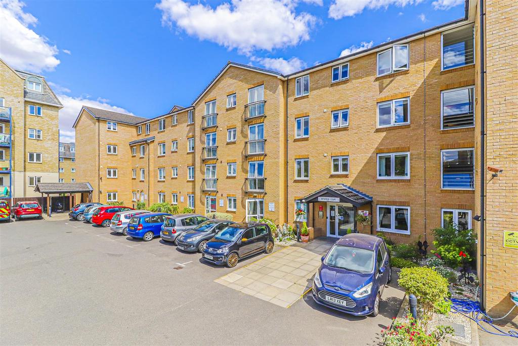 Benstede Court, Brocket Road, Hoddesdon 1 bed retirement property for