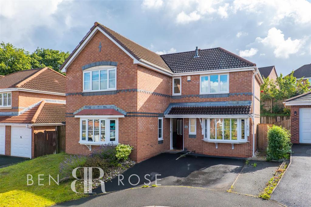 Knowles Wood Drive, Chorley 4 bed detached house £339,995