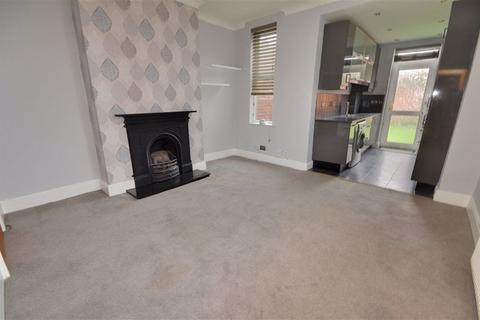 2 bedroom terraced house to rent - Roundhill Road, Castleford, WF10