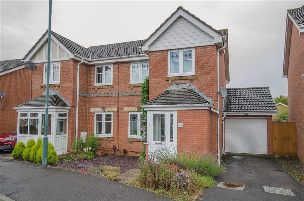 Emet Lane, Emersons Green, Bristol, BS16 7BX 3 bed semidetached house