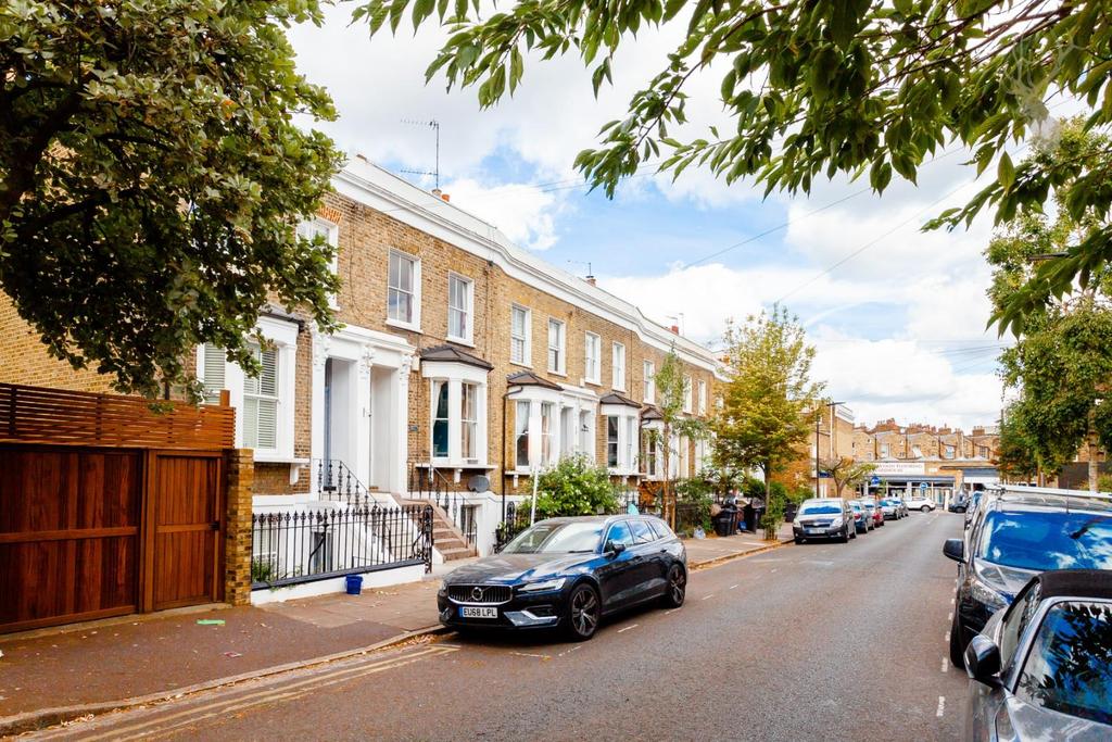 Killowen Road, London 5 bed terraced house £4,250 pcm (£981 pw)