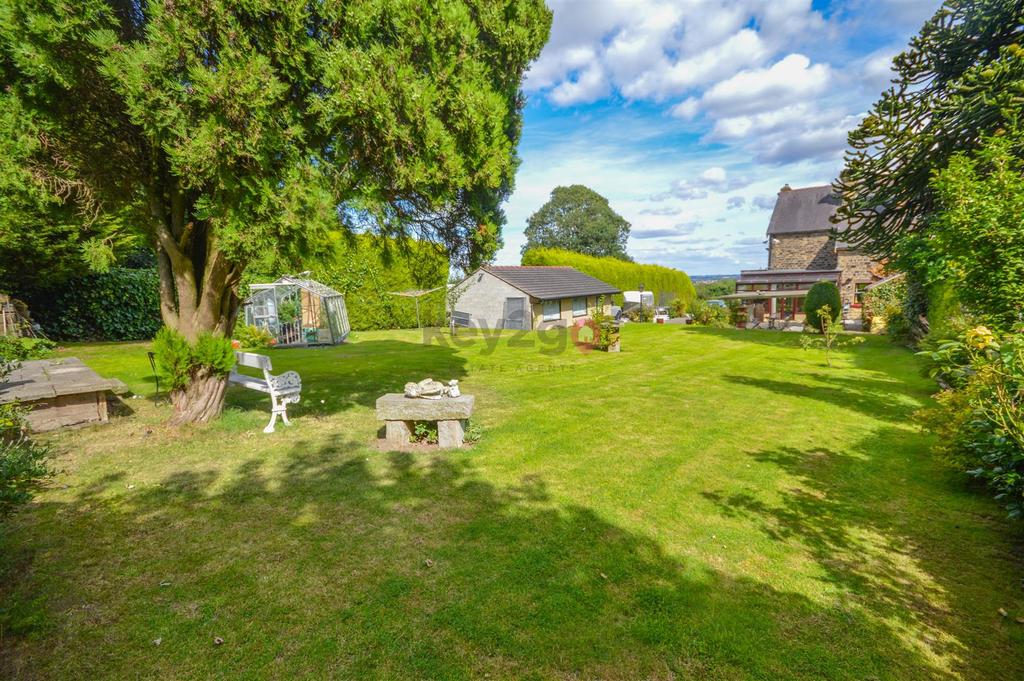 Normanton Hill, Sheffield, S13 3 bed semidetached house £450,000