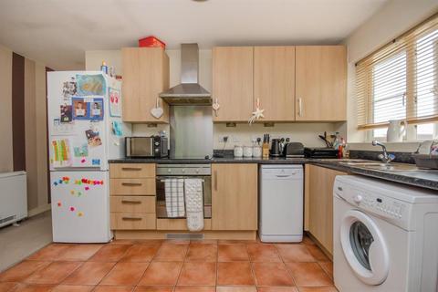118 Arnold Road, Mangotsfield, Bristol, BS16 9LB