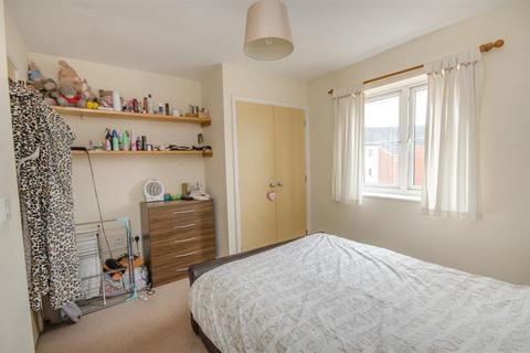 118 Arnold Road, Mangotsfield, Bristol, BS16 9LB