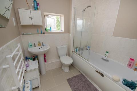 118 Arnold Road, Mangotsfield, Bristol, BS16 9LB