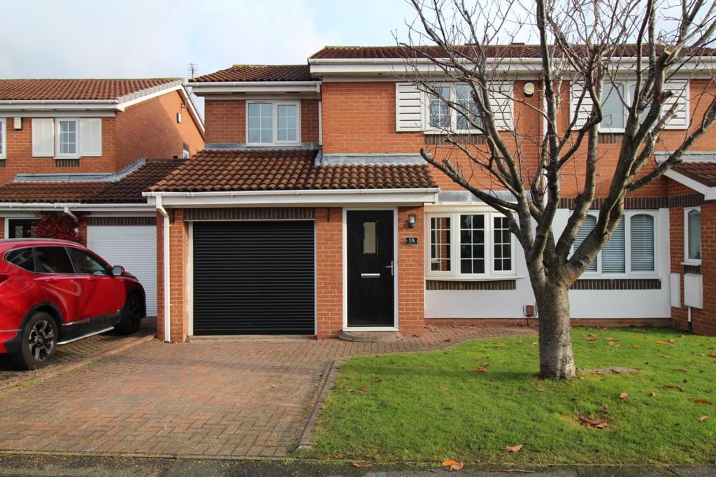 Tollerton Drive, Fulford Grange... 3 bed semidetached house £180,000