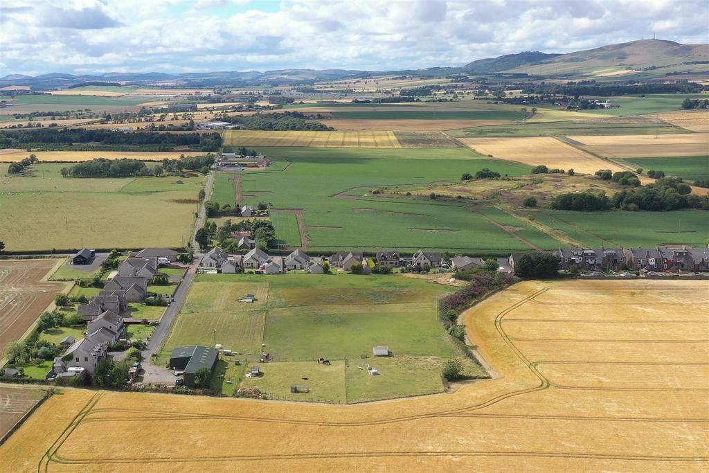DJI 0104.00 04 39 04.Still007-Edit.jpg