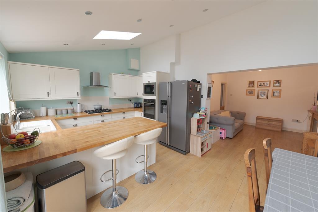 Station Road, Kingswood, Bristol, BS15 4XR 3 bed terraced house £325,000