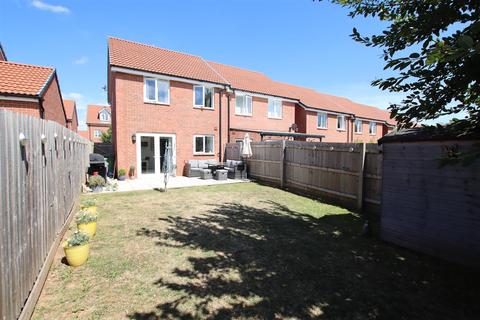 3 bedroom semi-detached house for sale - Myrtlebury Way, Hill Barton Vale, Exeter