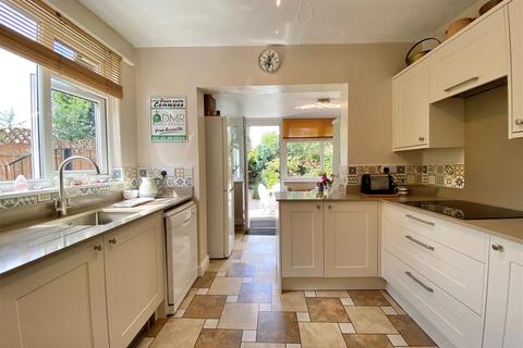 2 Willow Road, High Lane, Stockport, SK6 8HS