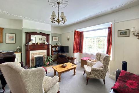 2 Willow Road, High Lane, Stockport, SK6 8HS