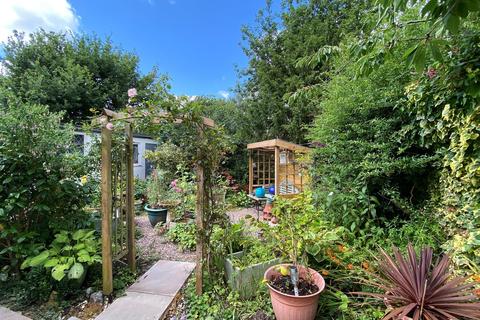 2 Willow Road, High Lane, Stockport, SK6 8HS